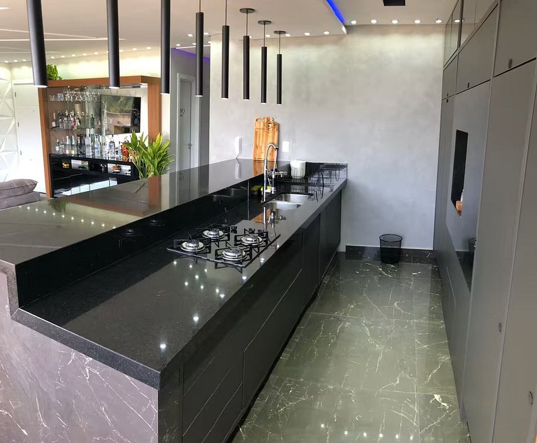 Vida luxuosa que você merece em Ingleses - BECOB