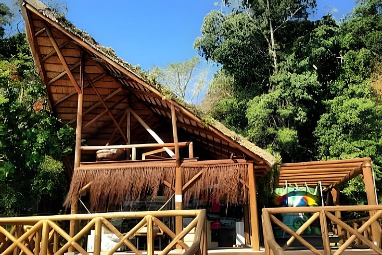 300mts da Praia de Jurerê - Pousada Asa Delta D07