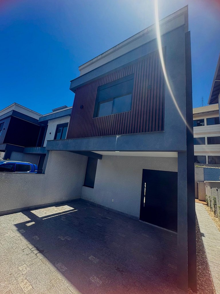 200mt da Praia do Ingleses | Estilo com Jacuzzi 00